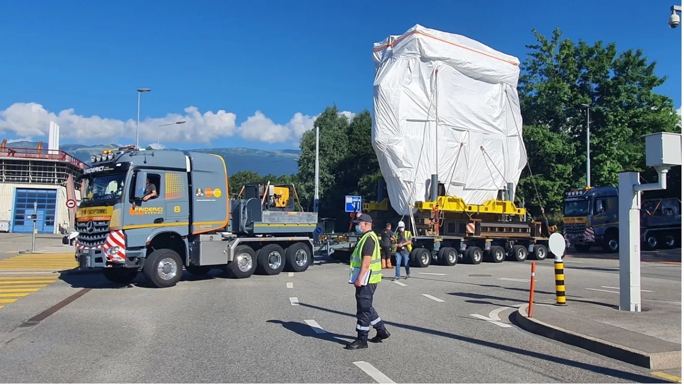 Traffic disruption expected on the route de Meyrin on 12 October from 13.30 to 15.00 p.m. and on 14 October at 8.30 a.m. due to the transportation of ATLAS detector components.