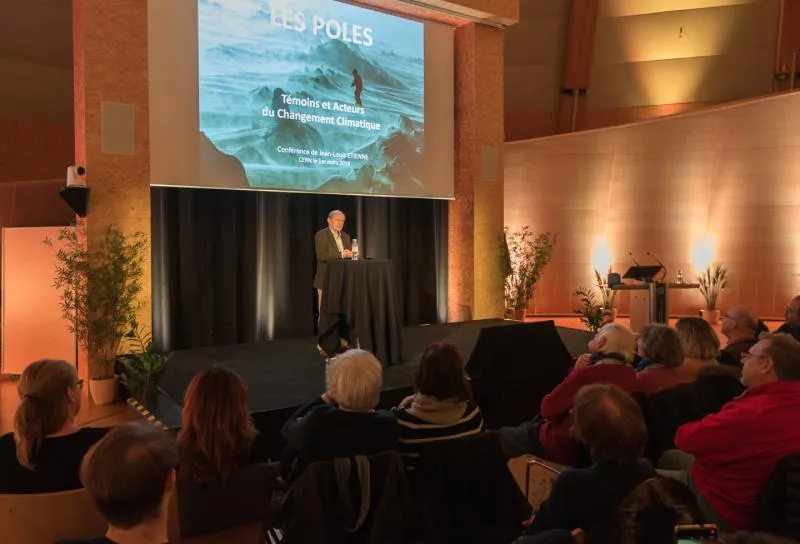 Jean-Louis Etienne presenting at the Globe of Science and Innovation